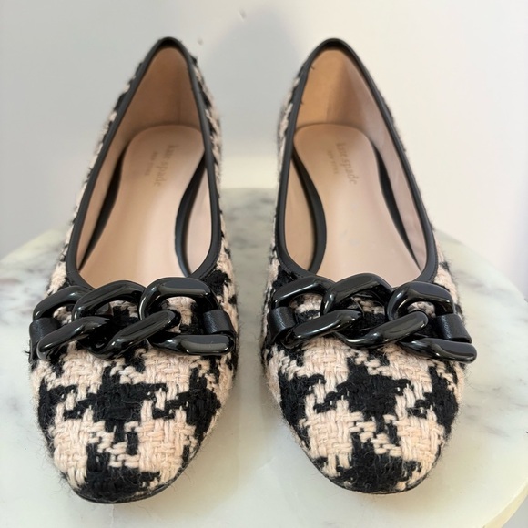 Kate Spade Tweed Block Heel Pumps Size 7B Houndstooth Chain Detail Black Beige - Picture 4 of 11
